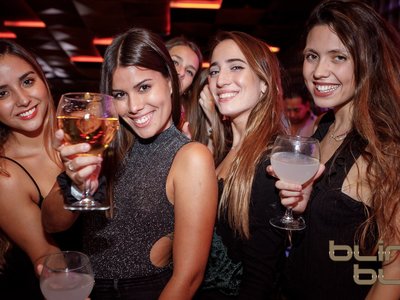 chicas bling bling barcelona